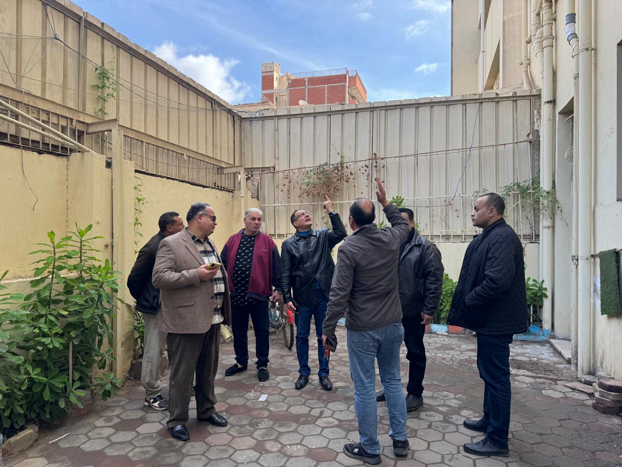   جولة تفقدية لعميد كلية الفنون التطبيقية لمتابعة حسن سير العمل